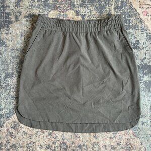 Duluth Trading Co Active Mini Skirt w/ Built in Shorts Olive Women's 8 Gorpcore